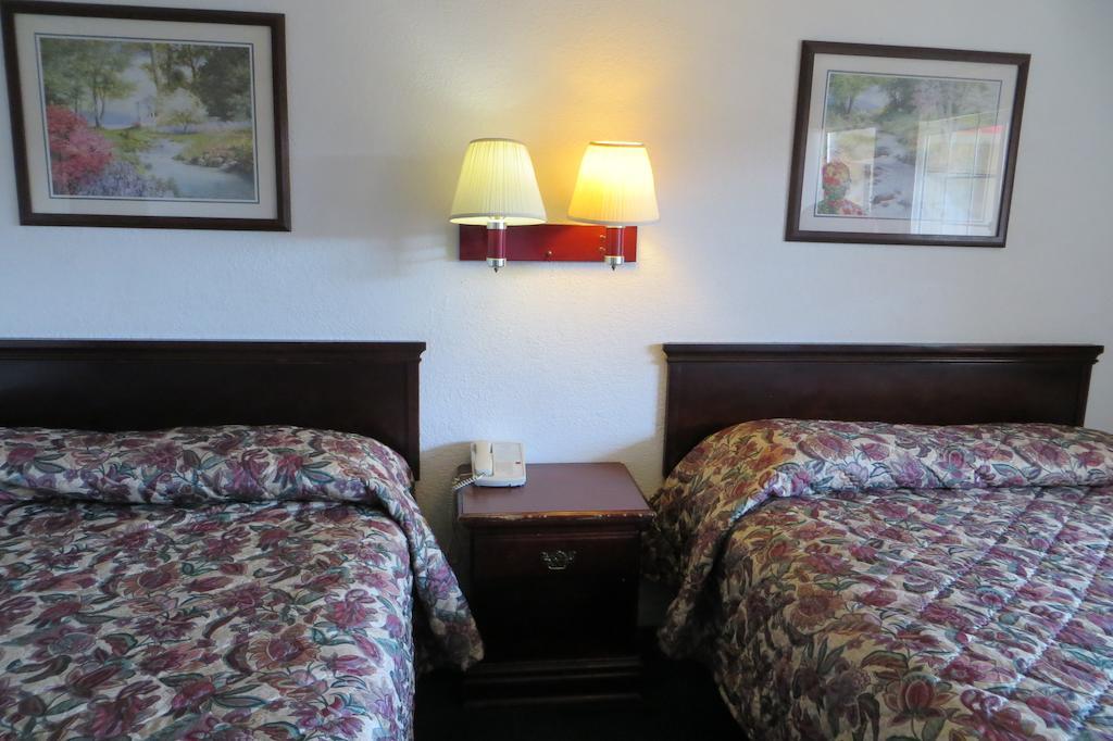 Capri Motel Redwood City Room photo