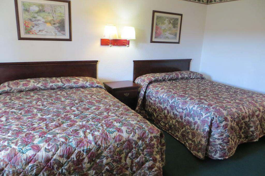 Capri Motel Redwood City Room photo